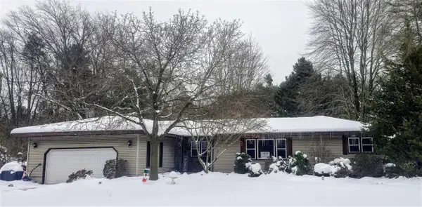 6340 Quarterline, Spring Lake, MI 49456