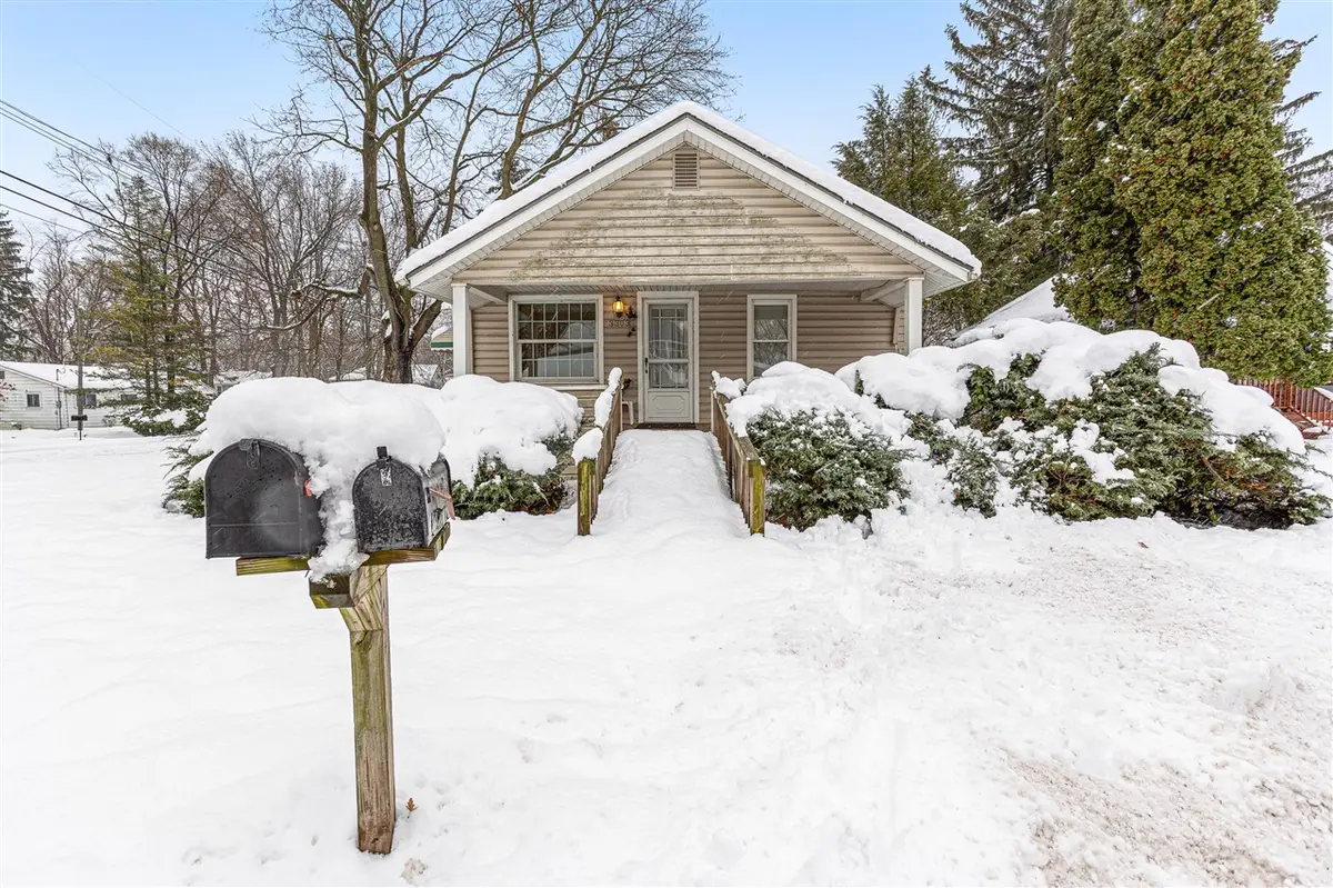 3303 Lexington, Waterford, MI 48328 - #1