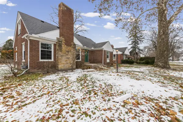 1158 Hawthorne, Grosse Pointe Woods, MI 48236