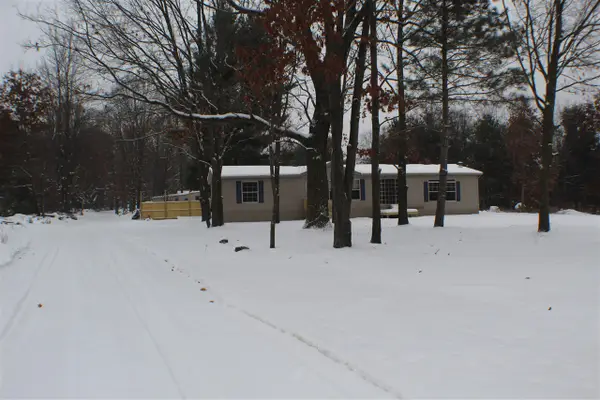 17790 Monroe, Morley, MI 49336