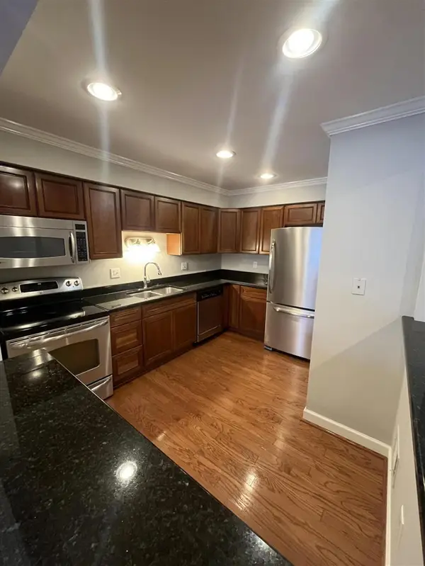 1935 Axtell #1, Troy, MI 48084