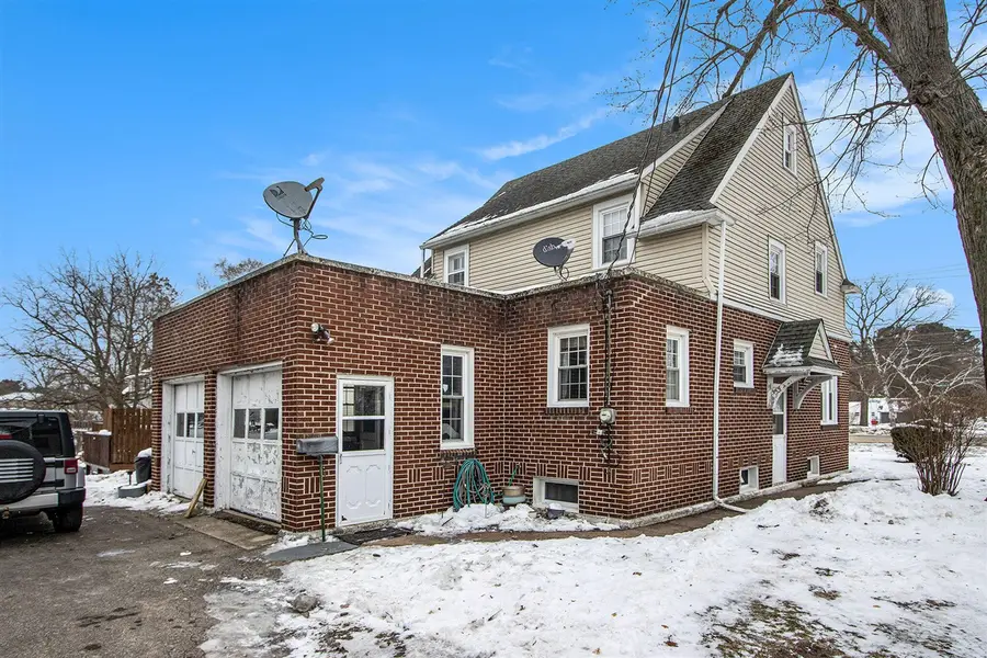 601 N Kalamazoo, Paw Paw, MI 49079 - Image #3