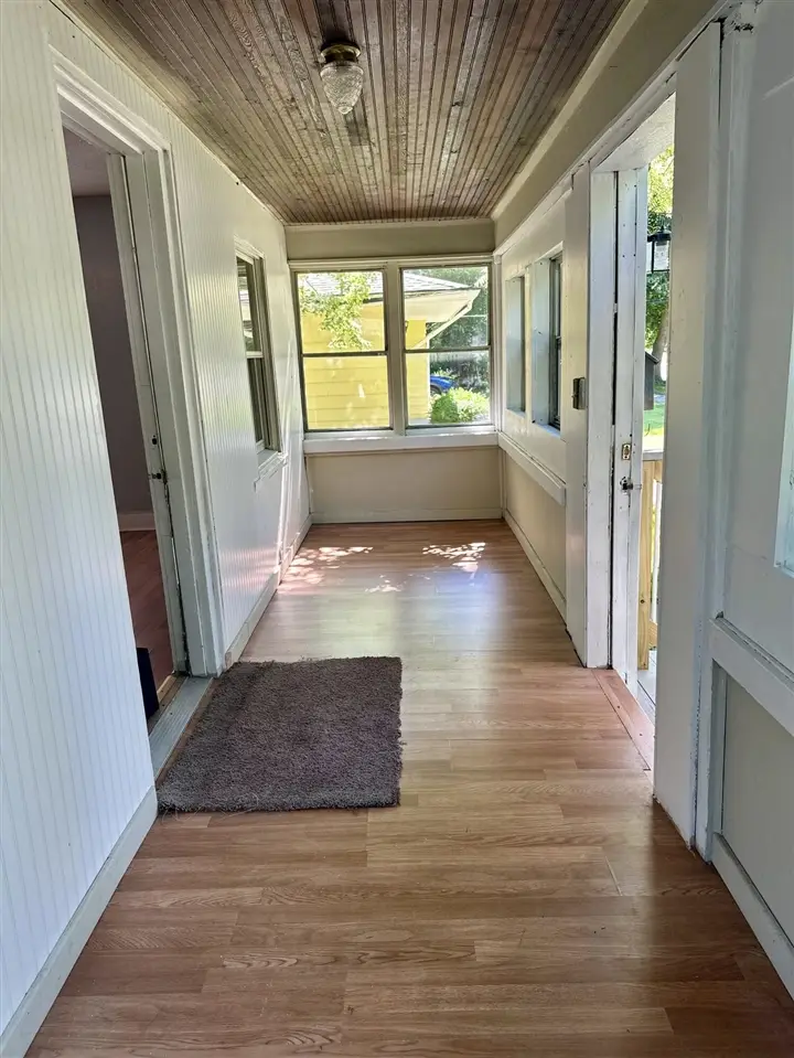 828 W Larch, Muskegon, MI 49441 - #3