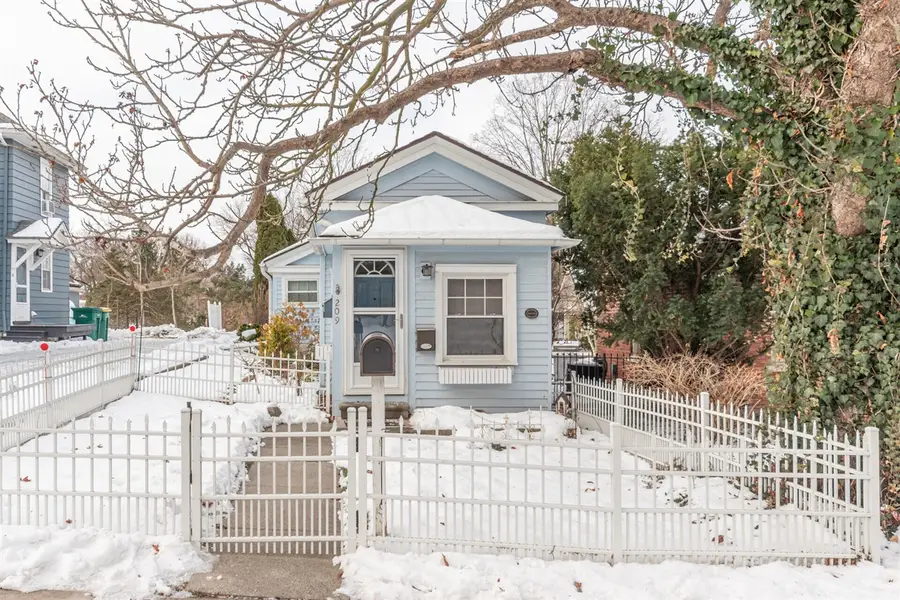 209 N Ann Arbor, Saline, MI 48176 - Image #2