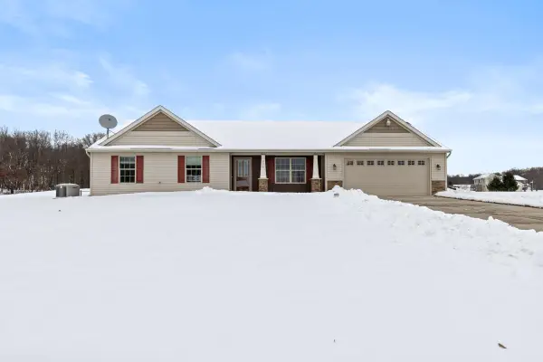 2914 Fawn Cove, Middleville, MI 49333