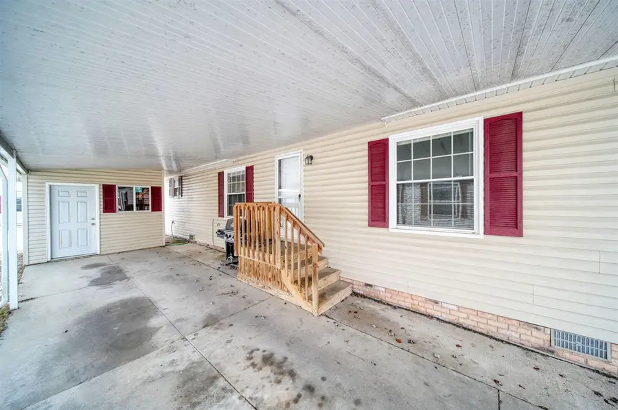 521 Rio Grande, Adrian, MI 49221 - Image #2