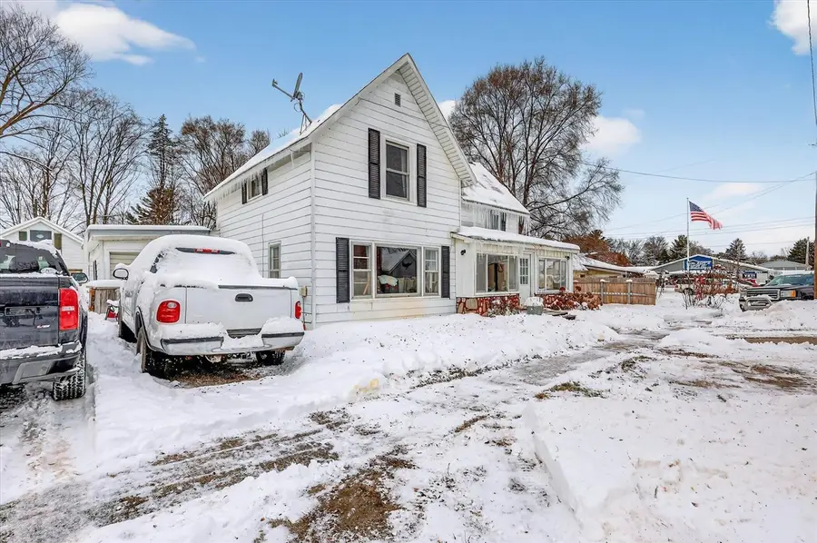 126 N Clark, Six Lakes, MI 48886 - #3
