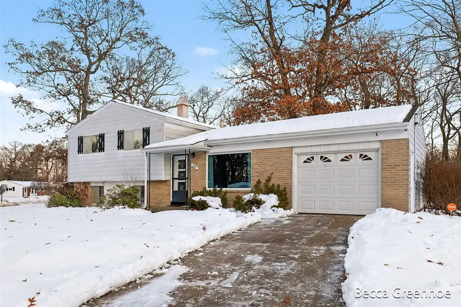 4791 Westgate, Comstock Park, MI 49321 - Image #2