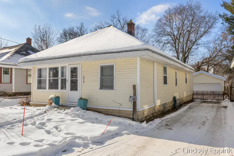 2919 Botsford Pl, Grand Rapids, MI 49505 - Image #2