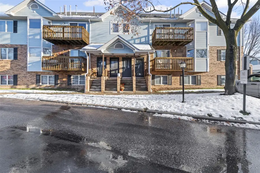 203 Pinewood, Plymouth, MI 48170 - Image #2