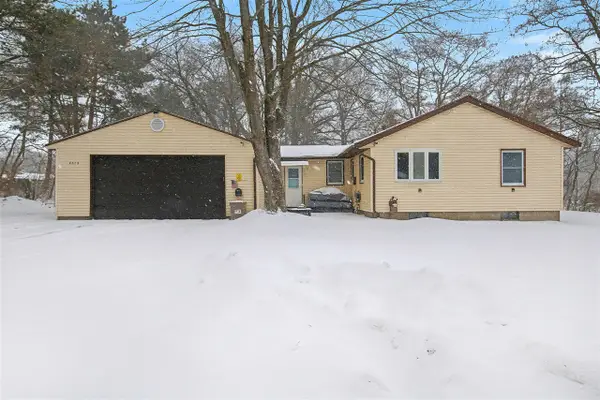 4062 Eastlake, Norton Shores, MI 49444