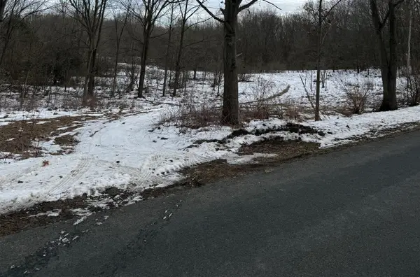 5 Acres 3rd, Kalamazoo, MI 49009