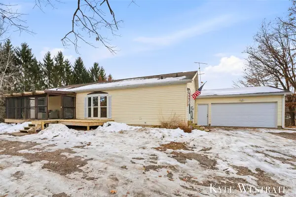 7976 10 Mile, Rockford, MI 49341