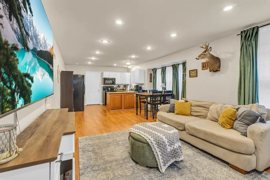 110 N Thompson, Jackson, MI 49202 - Image #2