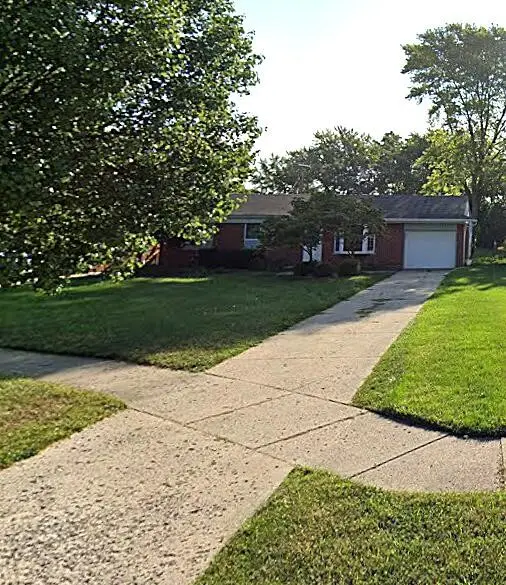 39400 Roslyn, Sterling Heights, MI 48313