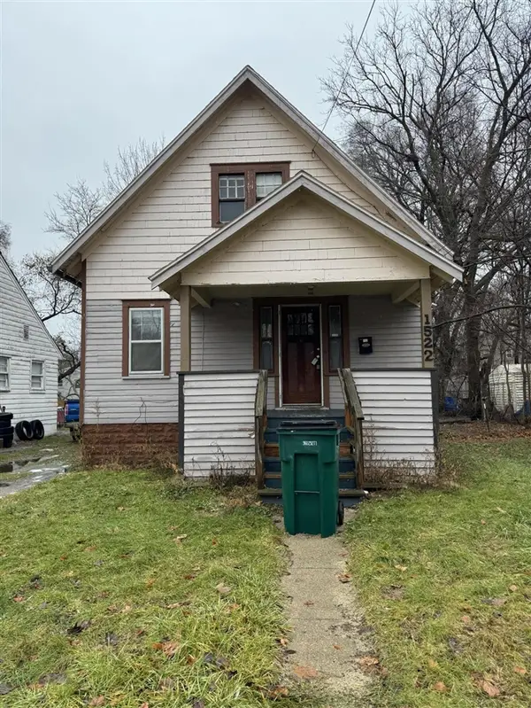 1522 Robertson, Lansing, MI 48915