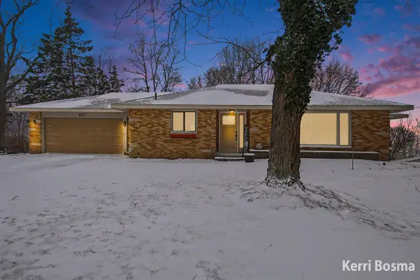 867 Paw Paw, Holland, MI 49423