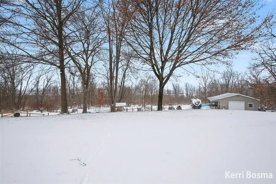 867 Paw Paw, Holland, MI 49423 - Image #2