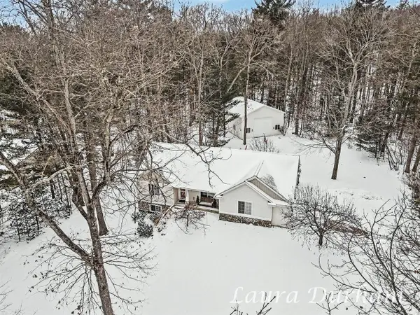 2468 Orchard Valley, Fennville, MI 49408
