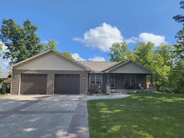 18274 200th, LeRoy, MI 49655
