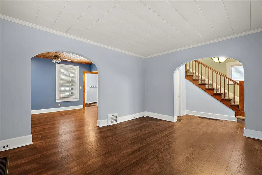 1037 Washington, Grand Haven, MI 49417 - #2