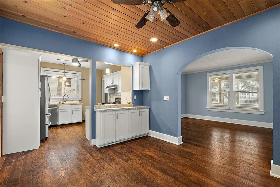 1037 Washington, Grand Haven, MI 49417 - #3