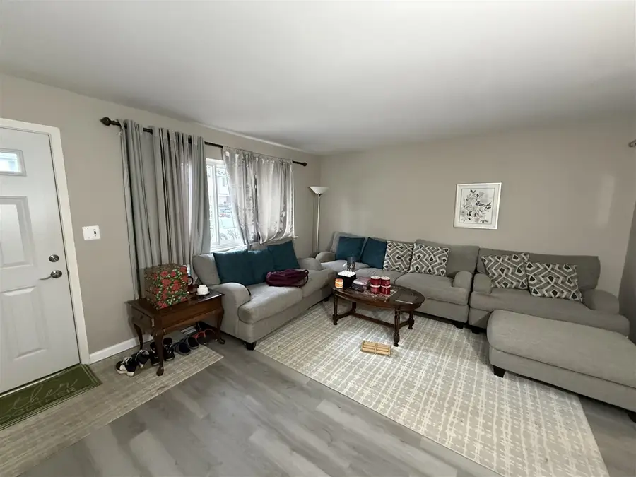 3266 Williamsburg, Ann Arbor, MI 48108 - Image #3