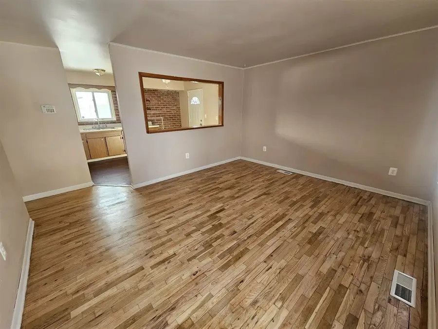 28339 Leroy, Romulus, MI 48174 - #3