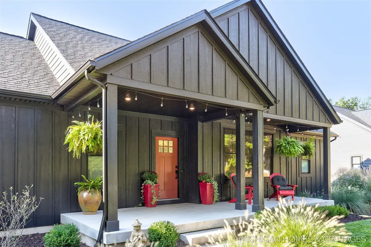 501 W Center, Douglas, MI 49406 - Image #1