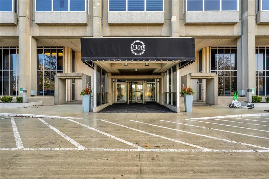 1300 E Lafayette, Detroit, MI 48207 - Image #2