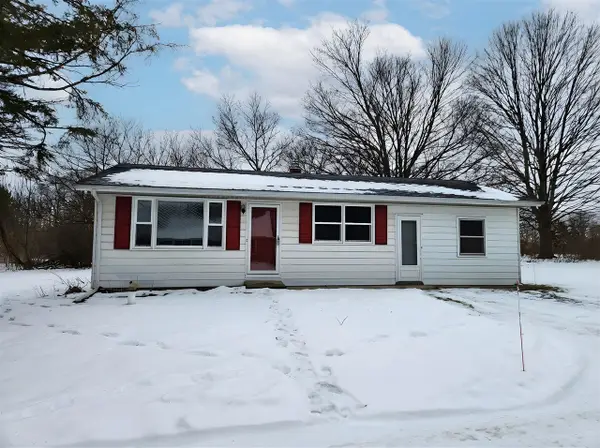 10809 N 12th, Plainwell, MI 49080