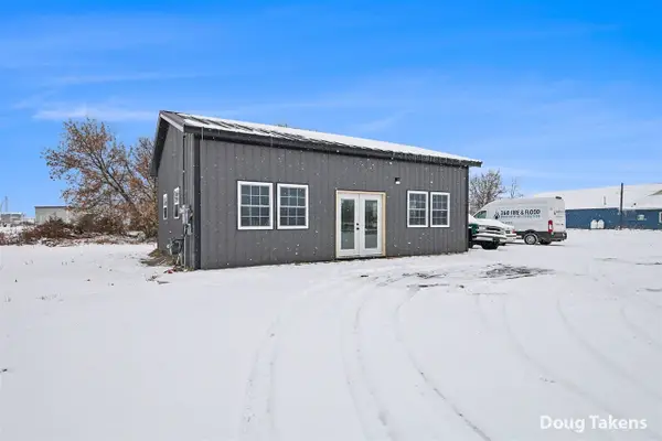 7225 Saddlebag Lake, Lake Odessa, MI 48849