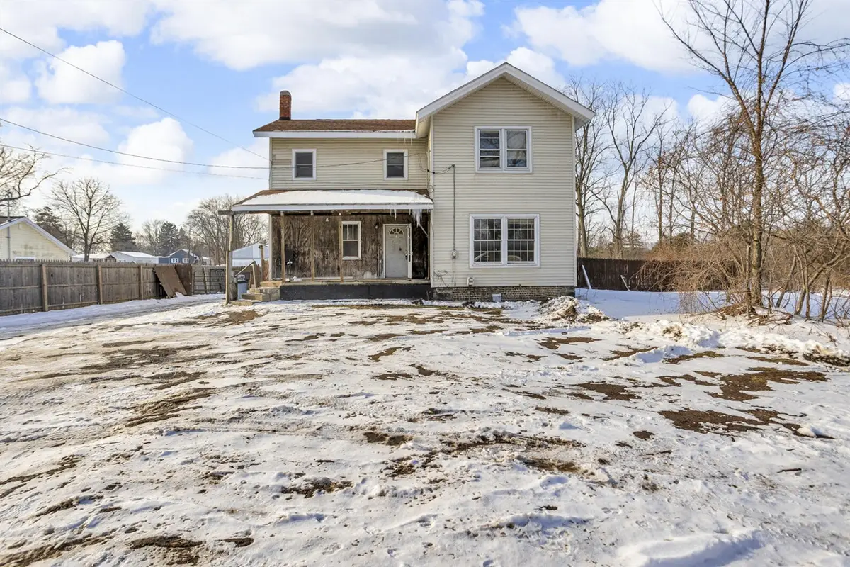 2010 Lansing, Jackson, MI 49202 - #1