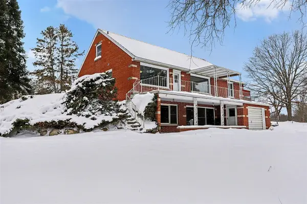 10827 N 12th, Plainwell, MI 49080