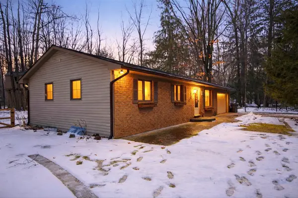 9765 Mcclements, Brighton, MI 48114