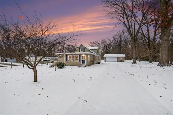 2844 W Glenlord, Stevensville, MI 49127