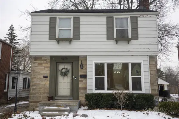 5273 Hillcrest, Grosse Pointe, MI 48236