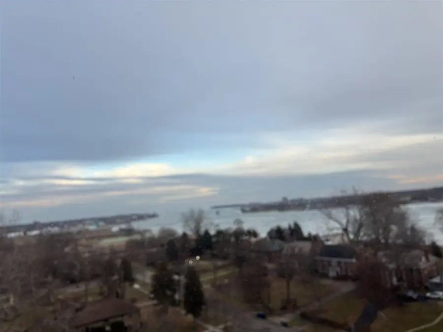 8900 E Jefferson #1021, Detroit, MI 48214 - Image #2