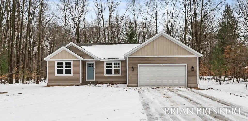 5233 W Lakewood, Whitehall, MI 49461 - Image #1