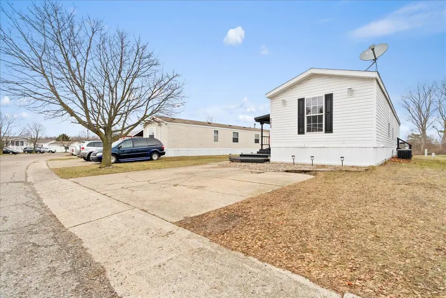 323 Oak Ridge, Mason, MI 48854 - Image #3