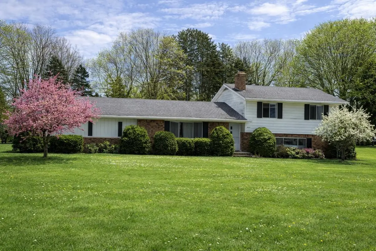 6233 Hereford, Saline, MI 48176 - #1