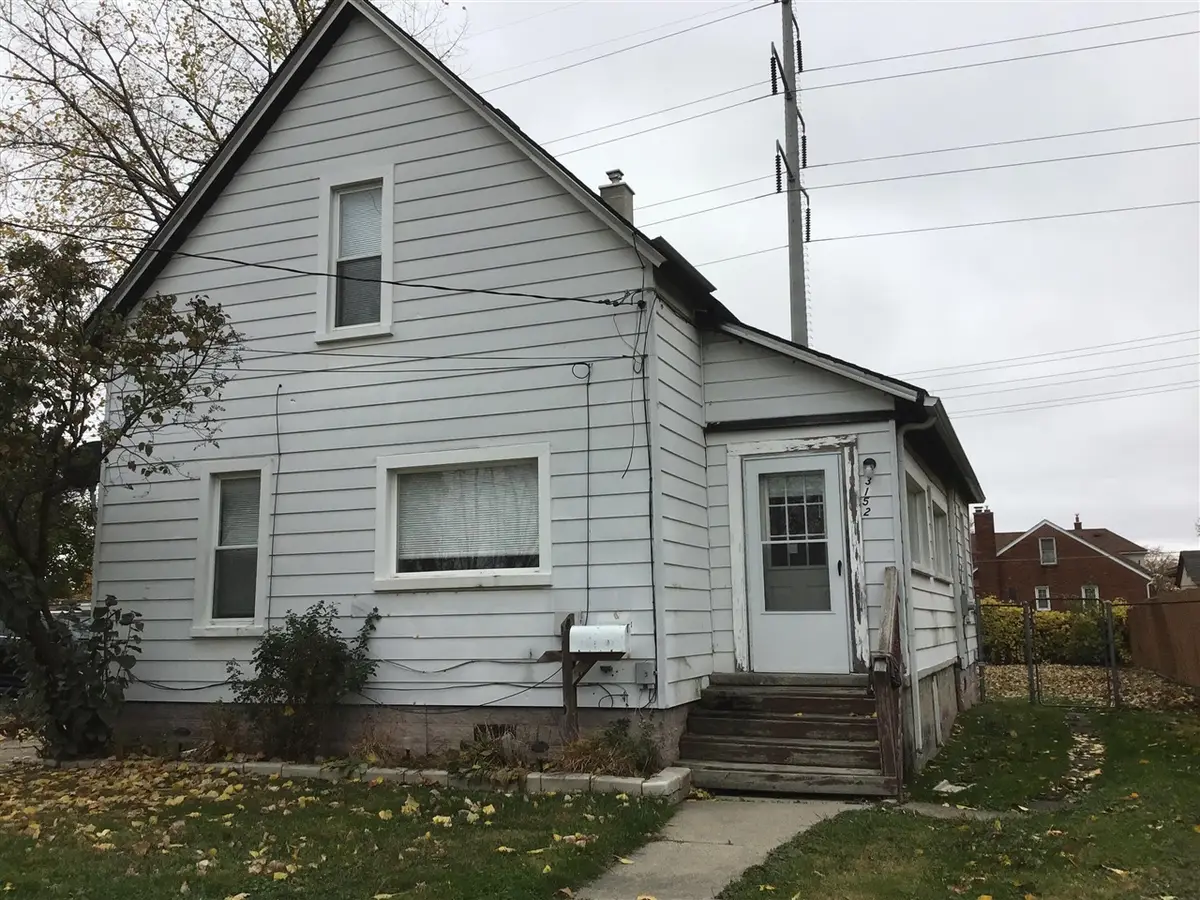 3152 9th, Wyandotte, MI 48192 - #1