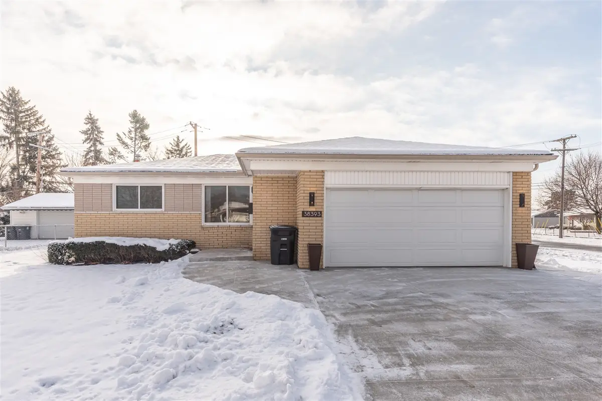 38393 Mason, Livonia, MI 48154 - #1