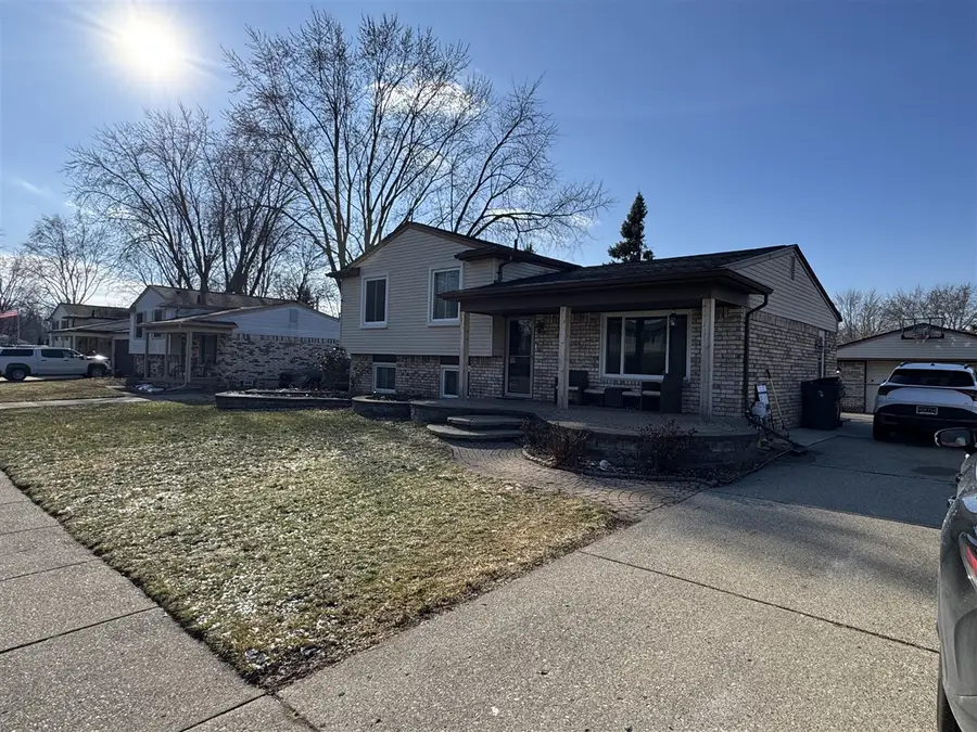 39825 Wolo, Clinton Township, MI 48038 - Image #2