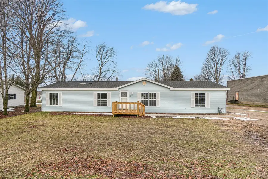 625 E Main, Fennville, MI 49408 - Image #2