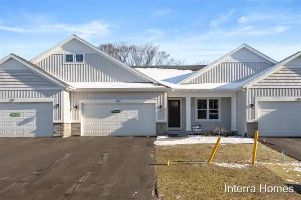 253 Hickory Valley, Kalamazoo, MI 49009