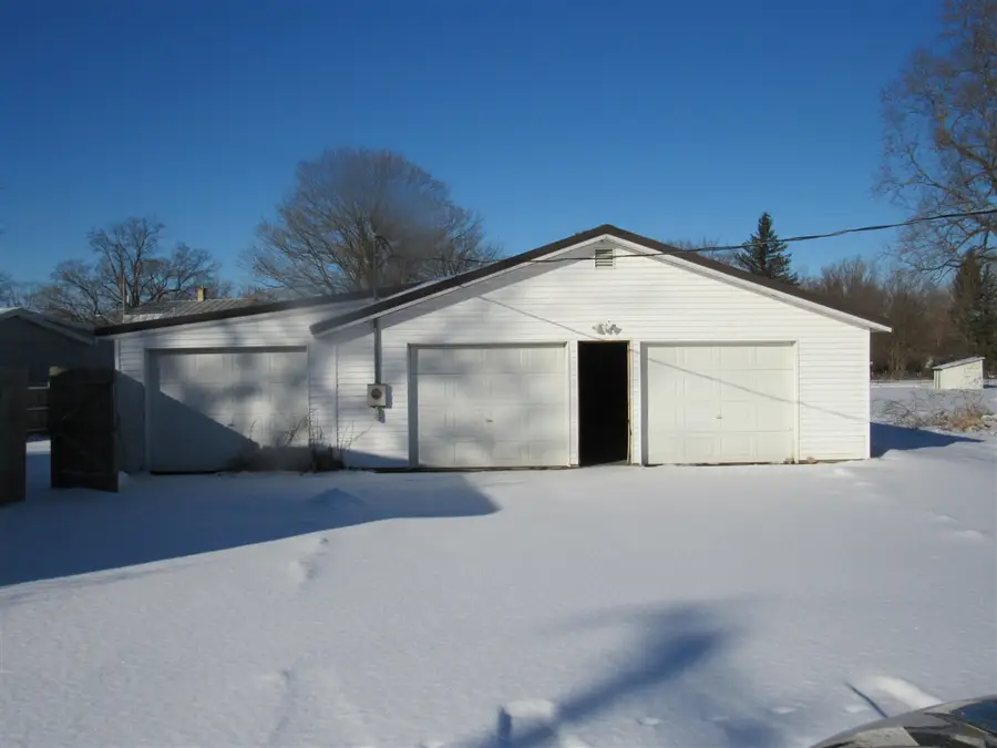 130 W Riverside, Ionia, MI 48846 - #2