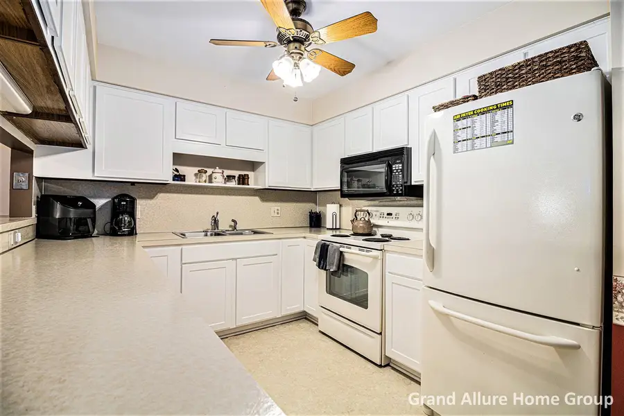 7005 E Springtree #31, Grand Rapids, MI 49548 - Image #2