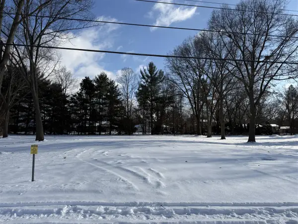 VL Harvey Lake, Highland, MI 48356