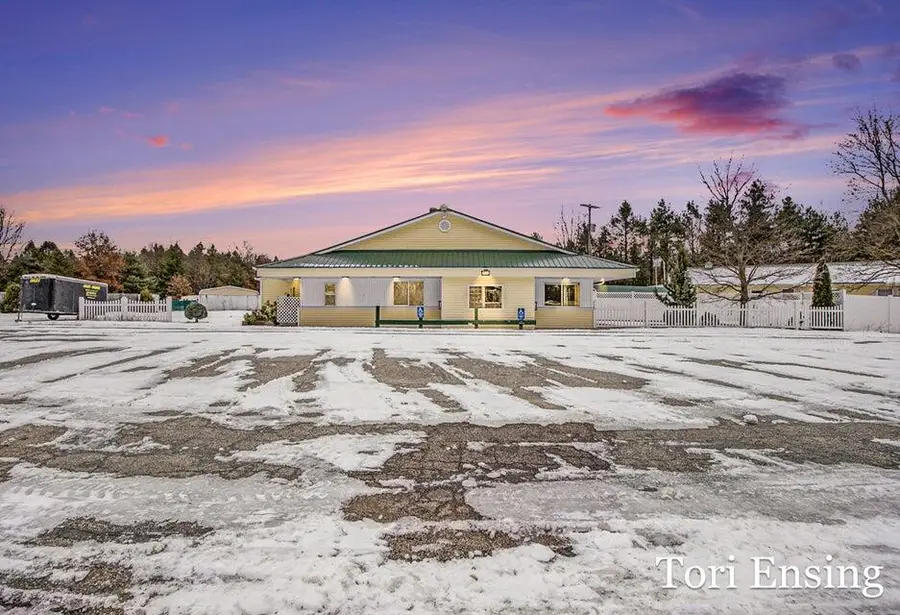 25/29 S Greenville, Greenville, MI 48838 - Image #2